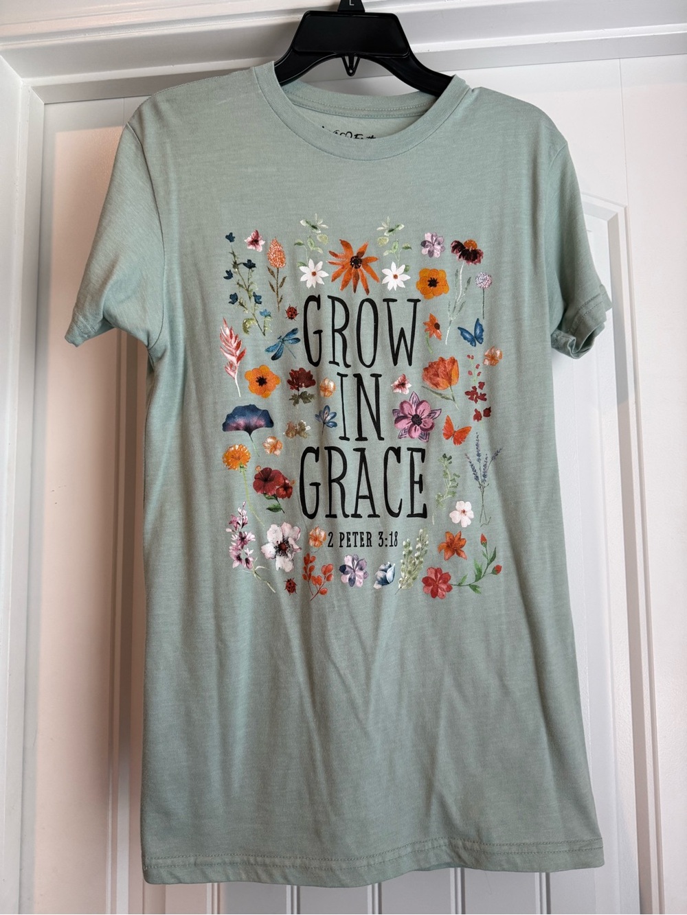 Love in Mint Green 'Grow in Grace' Floral Graphic Tee